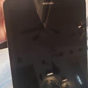 Samsung Tablet in Sleek Black